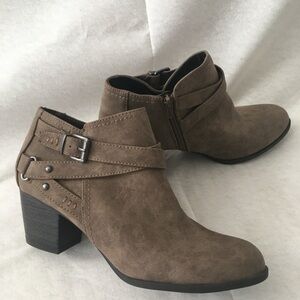 NWOT Indigo Rd Ankle Boots